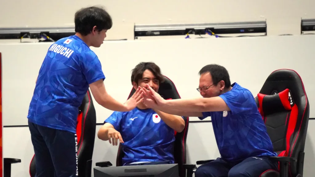 アジア競技大会、対戦格闘団体戦、日本代表、樋口孝治郎選手(Street Fighter 6)、中山大地選手(鉄拳8)、澤田彰仁選手(THE KING OF FIGHTERS XV)、銀メダル。