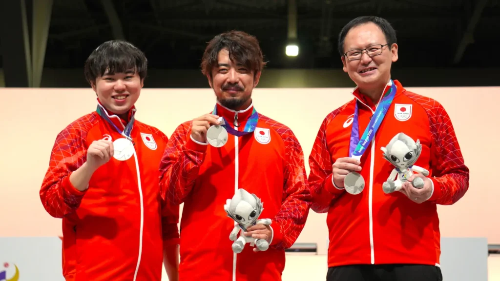 アジア競技大会、対戦格闘団体戦、日本代表、樋口孝治郎選手(Street Fighter 6)、中山大地選手(鉄拳8)、澤田彰仁選手(THE KING OF FIGHTERS XV)、銀メダル。